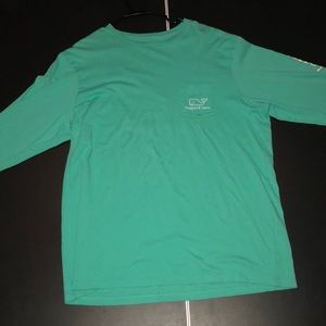 Vineyard vines pocketed tee!